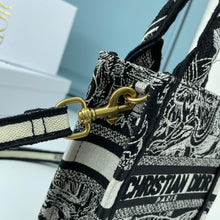 Load image into Gallery viewer, DR240 Book Mini Tote Bag / 7.1x5.3x2.5inch
