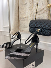 Load image into Gallery viewer, SE823 Shiny Heels / Size5-9
