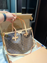 Load image into Gallery viewer, LB759 Vintage Shoulder Bag / 13.4x13inch
