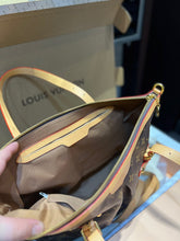 Load image into Gallery viewer, LB759 Vintage Shoulder Bag / 13.4x13inch
