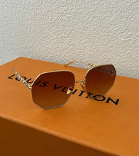 Load image into Gallery viewer, JW633 LB Sunglasses
