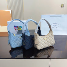 Load image into Gallery viewer, PD199 Re-Nylon Prada Re-Edition 2000 mini-bag/ 8.6x2.4x6.3inch
