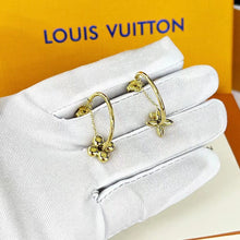 Load image into Gallery viewer, JW636 LB Blooming Earrings

