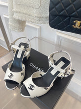 Load image into Gallery viewer, SE864 CC Sandals / Size5-9
