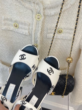 Load image into Gallery viewer, SE864 CC Sandals / Size5-9
