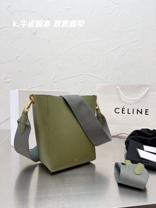 CL099 Sangle Small Bucket Bag / 7 x 10 x 5 IN