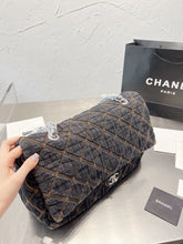 Load image into Gallery viewer, CC682 XXL Flap Bag / 17x10.6inch
