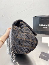 Load image into Gallery viewer, CC682 XXL Flap Bag / 17x10.6inch
