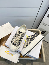 Load image into Gallery viewer, SE1049 DR Walk&#39;n&#39;Dior Platform Sneaker / Size4-11
