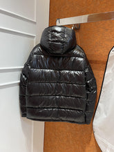 Load image into Gallery viewer, CLTH274 MC Maya 70 Short Down Jacket
