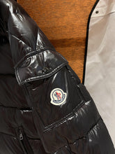 Load image into Gallery viewer, CLTH274 MC Maya 70 Short Down Jacket
