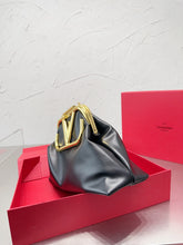 Load image into Gallery viewer, VLTN077 Cltuch with Shoulder Strap / 11x10.2inch
