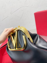 Load image into Gallery viewer, VLTN077 Cltuch with Shoulder Strap / 11x10.2inch
