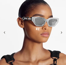 Load image into Gallery viewer, JW602 LB Edge Cat Eye Sunglasses / 54x19x145mm
