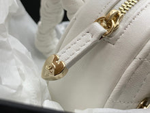 Load image into Gallery viewer, CC575 Heart Zipped Arm Coin Purse / HIGHEST QUALITY VERSION
