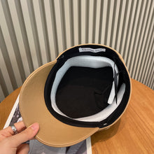 Load image into Gallery viewer, JW638 DR Beret
