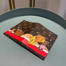 Load image into Gallery viewer, LB642 Passport Cover / 3.9x5.5x1inch
