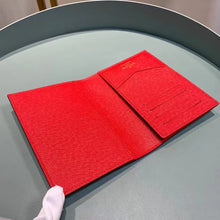 Load image into Gallery viewer, LB642 Passport Cover / 3.9x5.5x1inch
