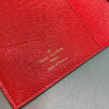 Load image into Gallery viewer, LB642 Passport Cover / 3.9x5.5x1inch
