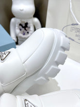 Load image into Gallery viewer, SE1006 PD Soft Padded Nappa Leather Loafers / Size4-9
