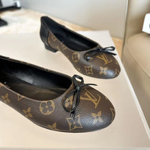 Load image into Gallery viewer, SE1048 LB Popi Flat Ballerina / Size4-10
