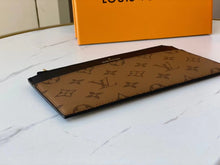 Load image into Gallery viewer, LB650 Slim Purse / 7.9 x 4.3 x 0.2 inches
