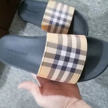 Load image into Gallery viewer, SE1050 Vintage Check Slides / Size5-11
