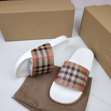 Load image into Gallery viewer, SE1050 Vintage Check Slides / Size5-11

