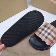 Load image into Gallery viewer, SE1050 Vintage Check Slides / Size5-11
