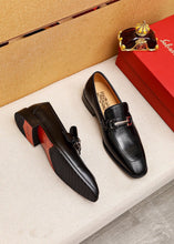 Load image into Gallery viewer, MSE071 Ferragamo Loafer / Size7-11
