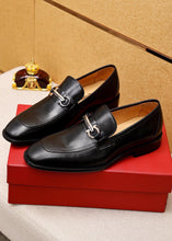 Load image into Gallery viewer, MSE071 Ferragamo Loafer / Size7-11
