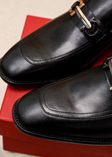 Load image into Gallery viewer, MSE071 Ferragamo Loafer / Size7-11
