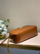 Load image into Gallery viewer, GC410 GG Marmont Shoulder Bag / 9.4x5.1x2.8inch

