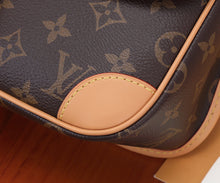 Load image into Gallery viewer, LB643 DIANE / HIGHEST QUALITY VERSION / 9.5x7.5x3.5inch
