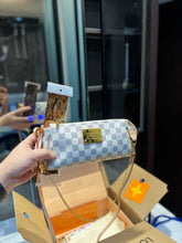 Load image into Gallery viewer, LB766 Small Chain Bag / 9.8x4.3inch
