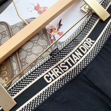 Load image into Gallery viewer, CLTH249 DR Leggings / SizeS/M/L
