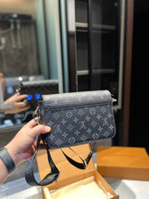 Load image into Gallery viewer, MBG043 Studio Messenger / 9.3 x 5.5 x 2 inches
