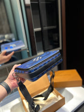 Load image into Gallery viewer, MBG044 Studio Messenger / 9.3 x 5.5 x 2 inches
