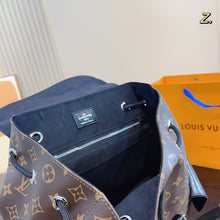 Load image into Gallery viewer, MBG045 Christopher PM / 12.6x5.5x16.5inch
