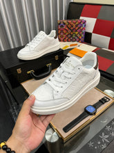 Load image into Gallery viewer, MSE068 LB Luxembourg Sneakers / size7-12
