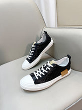 Load image into Gallery viewer, MSE069 GG Sneaker / size7-12
