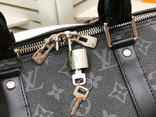 Load image into Gallery viewer, LB705 Keepall Bandoulière 45 / 17.7 x 10.6 x 7.9 inches
