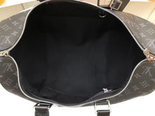 Load image into Gallery viewer, LB705 Keepall Bandoulière 45 / 17.7 x 10.6 x 7.9 inches
