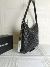 Load image into Gallery viewer, CC611 Hobo Bag / 13.8x14.5x4.3inch
