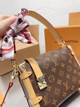 Load image into Gallery viewer, LB789 Side Trunk / 8.3 x 5.5 x 2.4 inches
