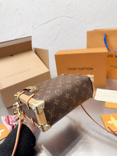 Load image into Gallery viewer, LB789 Side Trunk / 8.3 x 5.5 x 2.4 inches
