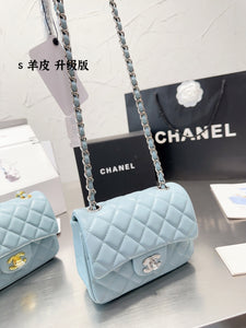 CC706 Mini Flap Bag / 5.3 × 6.6 × 3.1 in