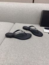 Load image into Gallery viewer, SE905 CC Pearl Sandals / Size5-10
