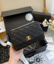 Load image into Gallery viewer, CC620 Wallet on Chain / 4.8 × 7.5 × 1.4 in
