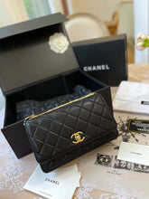 Load image into Gallery viewer, CC620 Wallet on Chain / 4.8 × 7.5 × 1.4 in
